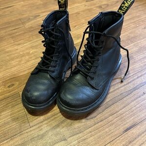 Kids Dr.Marten boots